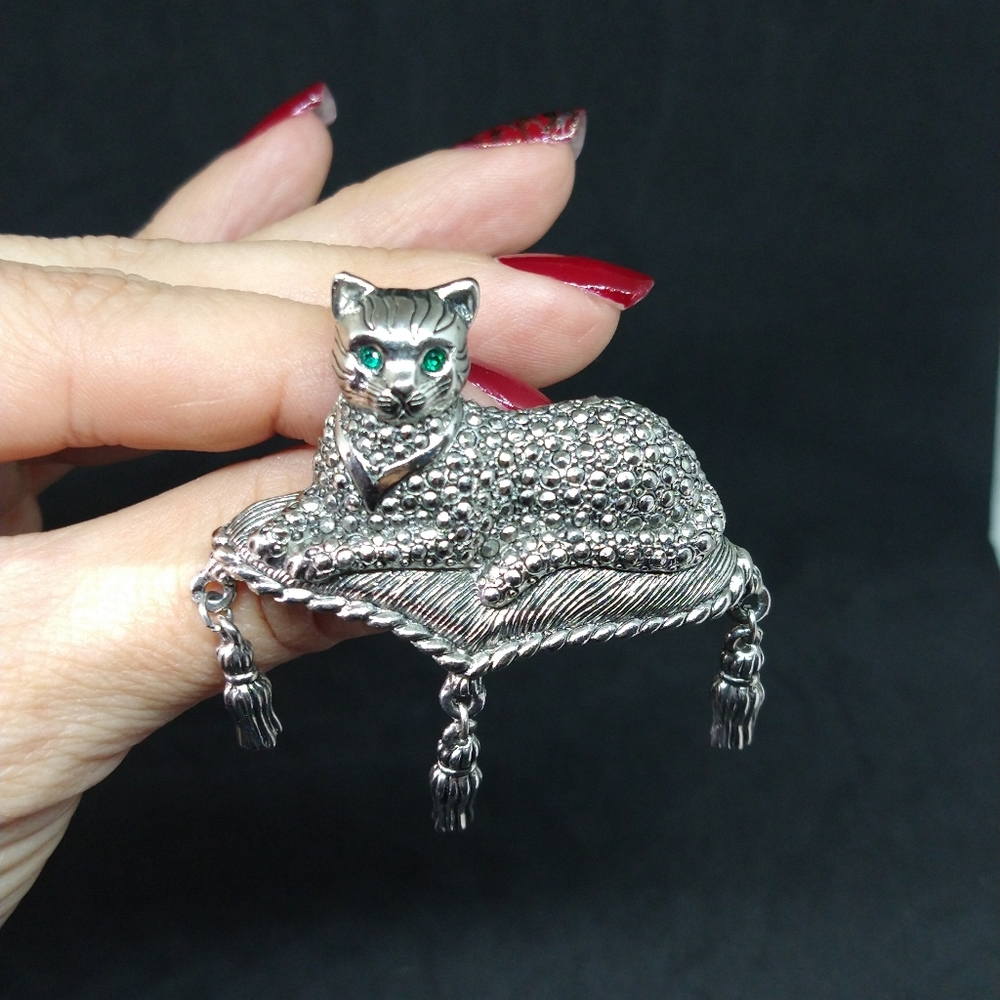 Avon The Regal Cat Brooch Vintage green eyes - Picture 7 of 7